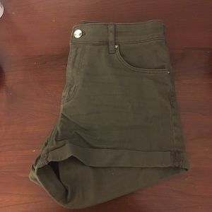 H&M olive green shorts
